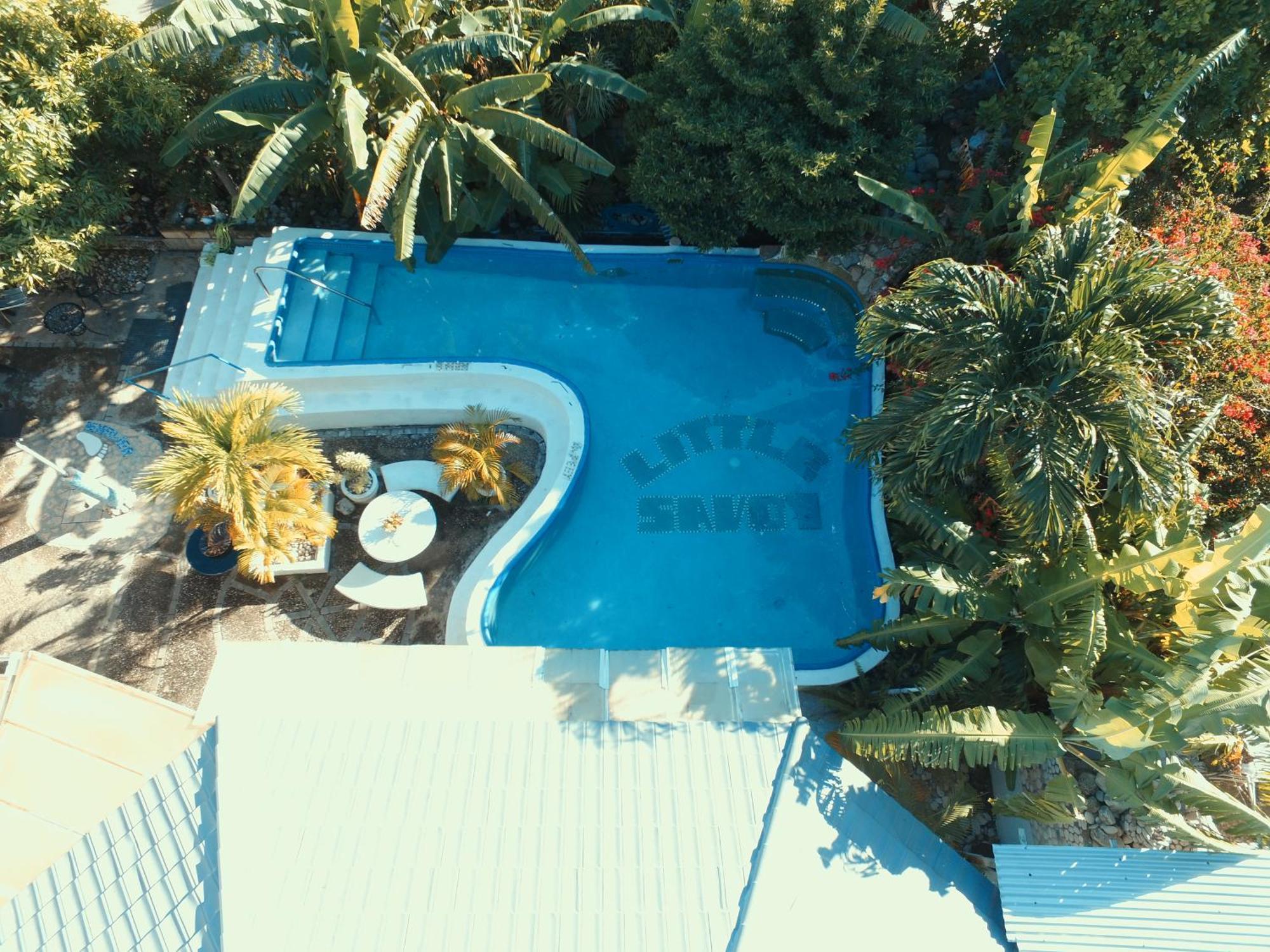 Little Savoy Guest House New Runaway Bay Exteriér fotografie