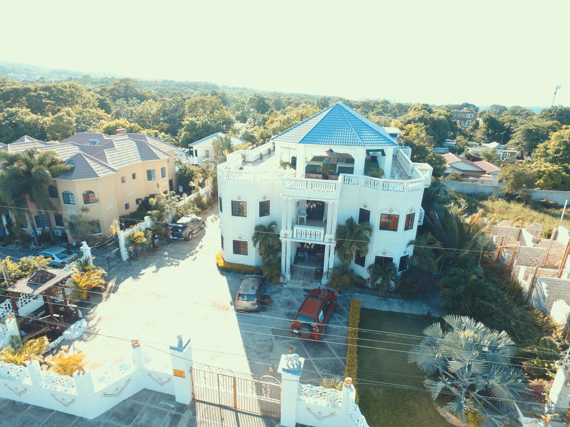 Little Savoy Guest House New Runaway Bay Exteriér fotografie