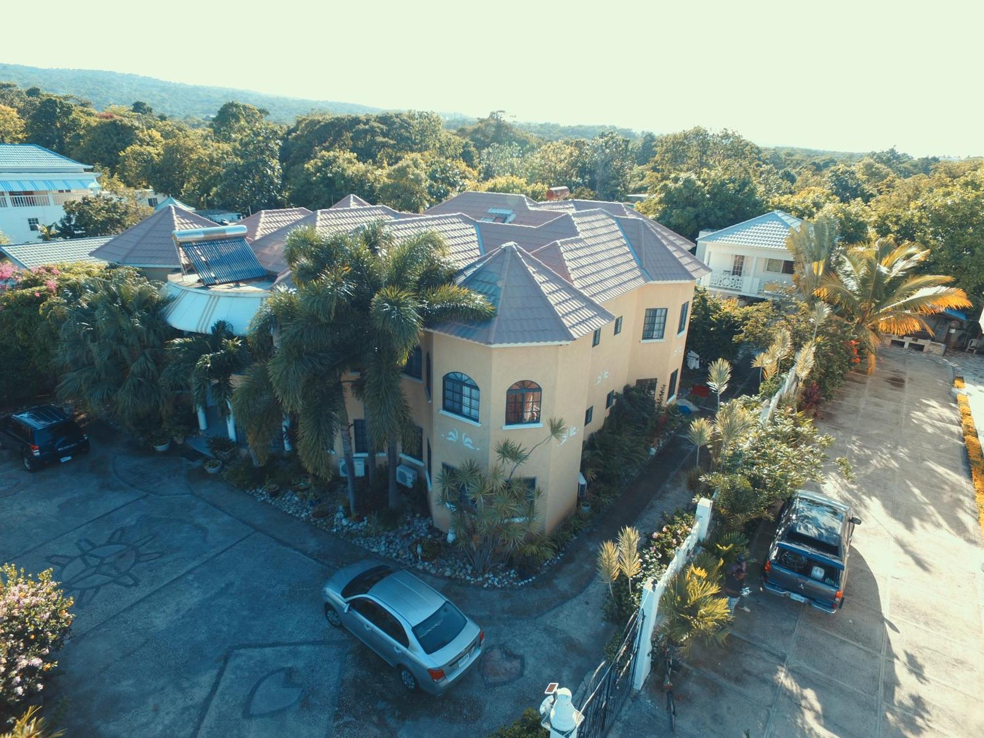Little Savoy Guest House New Runaway Bay Exteriér fotografie