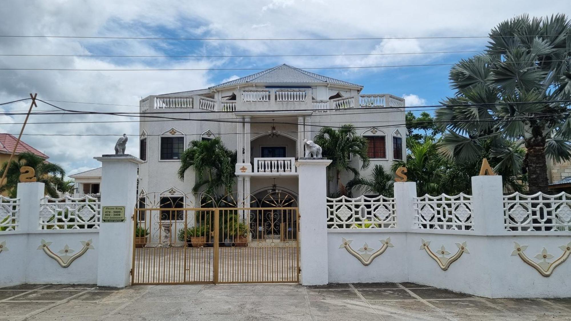 Little Savoy Guest House New Runaway Bay Exteriér fotografie