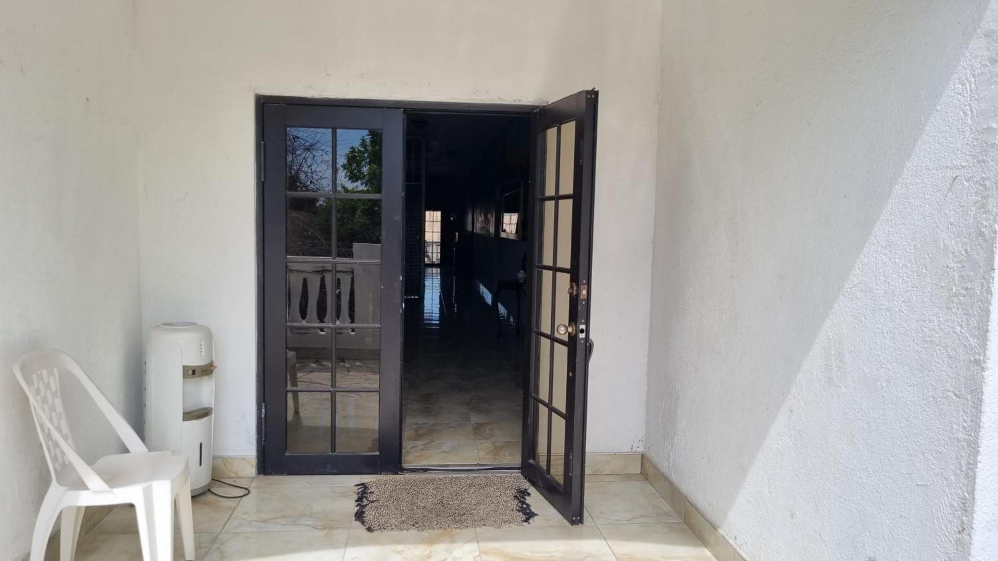 Little Savoy Guest House New Runaway Bay Exteriér fotografie