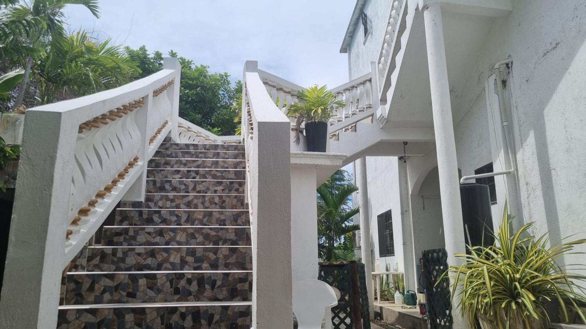 Little Savoy Guest House New Runaway Bay Exteriér fotografie