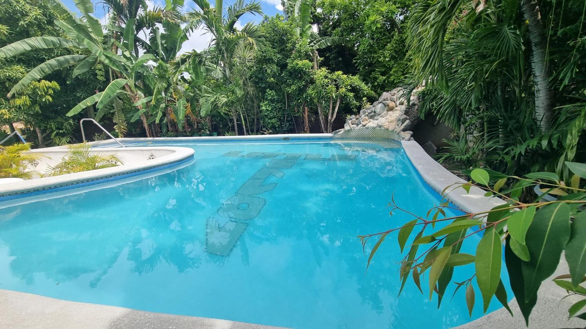 Little Savoy Guest House New Runaway Bay Exteriér fotografie