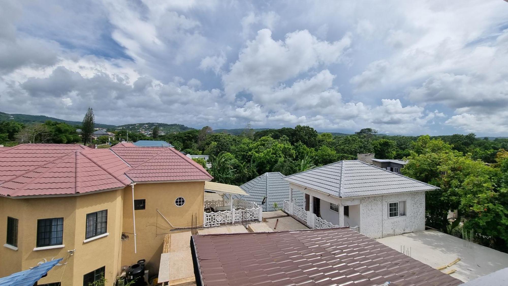 Little Savoy Guest House New Runaway Bay Exteriér fotografie